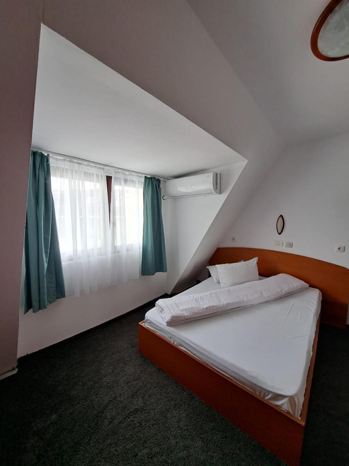 Hotel Pescarus Port 比卡兹 外观 照片